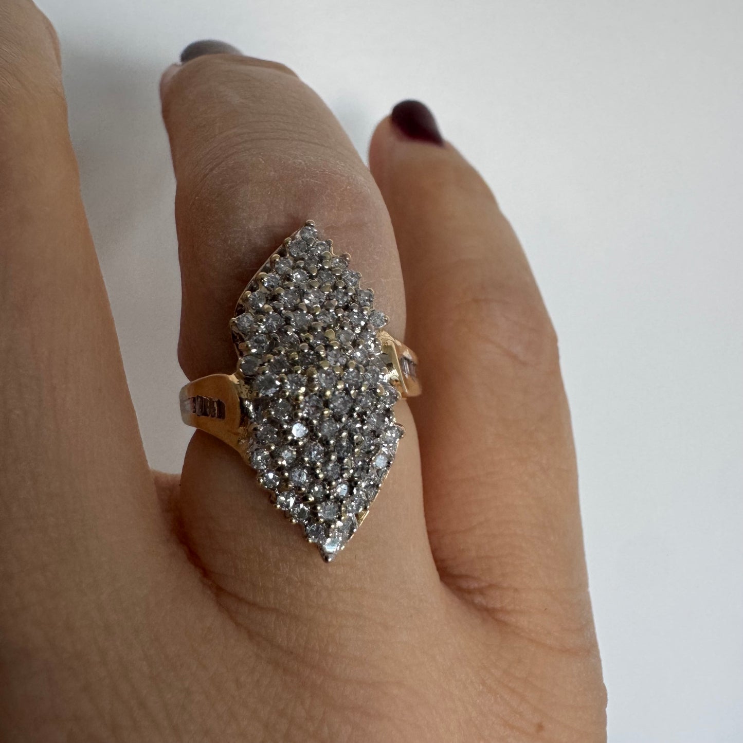 טבעת זהב צהוב 14K משובצת יהלומים