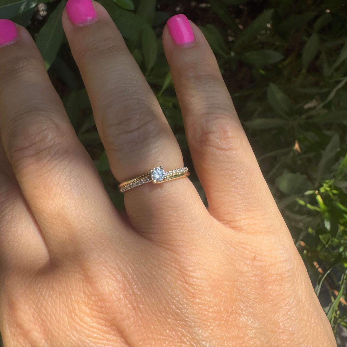 14K gold ring set with Diamonds