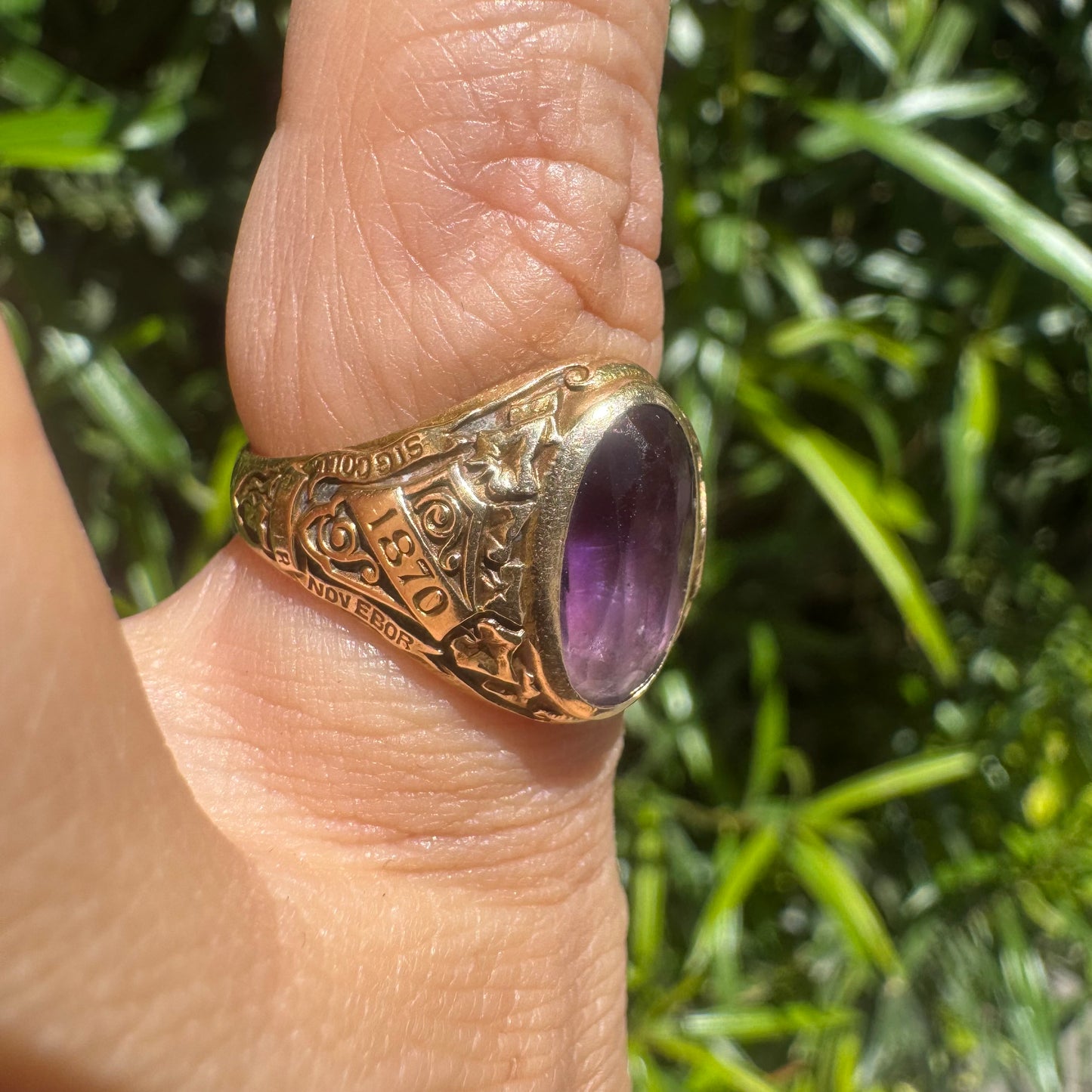 Vintage 1932 Tiffany & Co. 14K gold Class Ring set with Amethyst