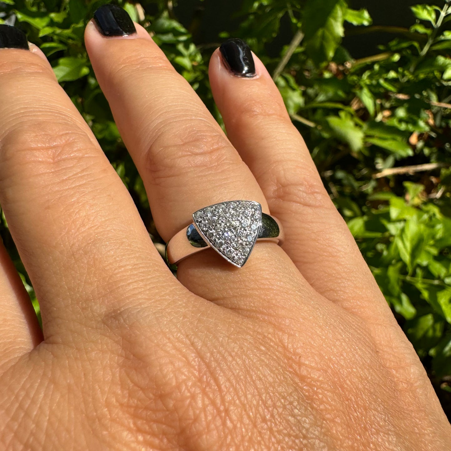 18K gold ring featuring a bold triangular design fully pavé-set with brilliant-cut Diamonds.