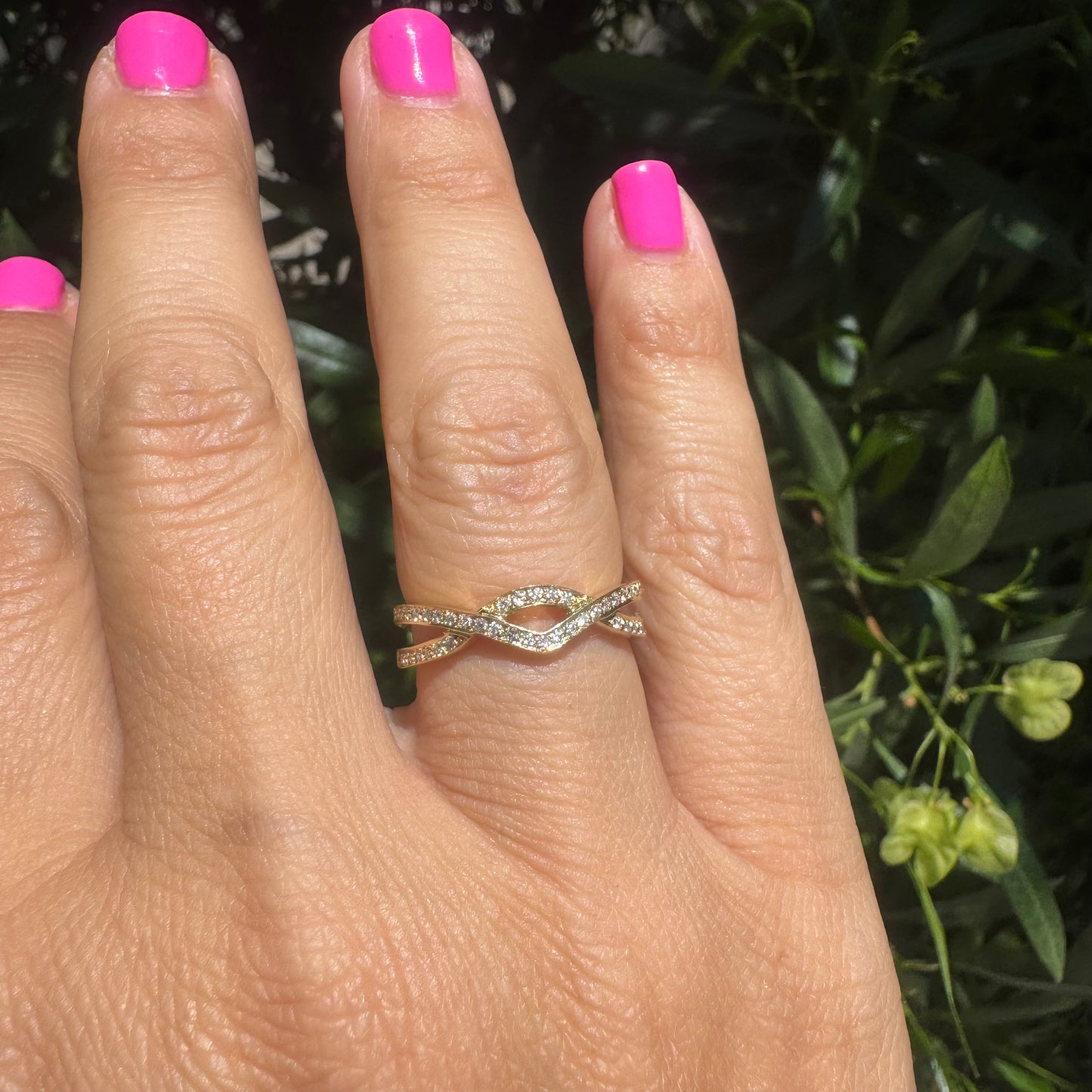 14K gold ring set with Diamonds