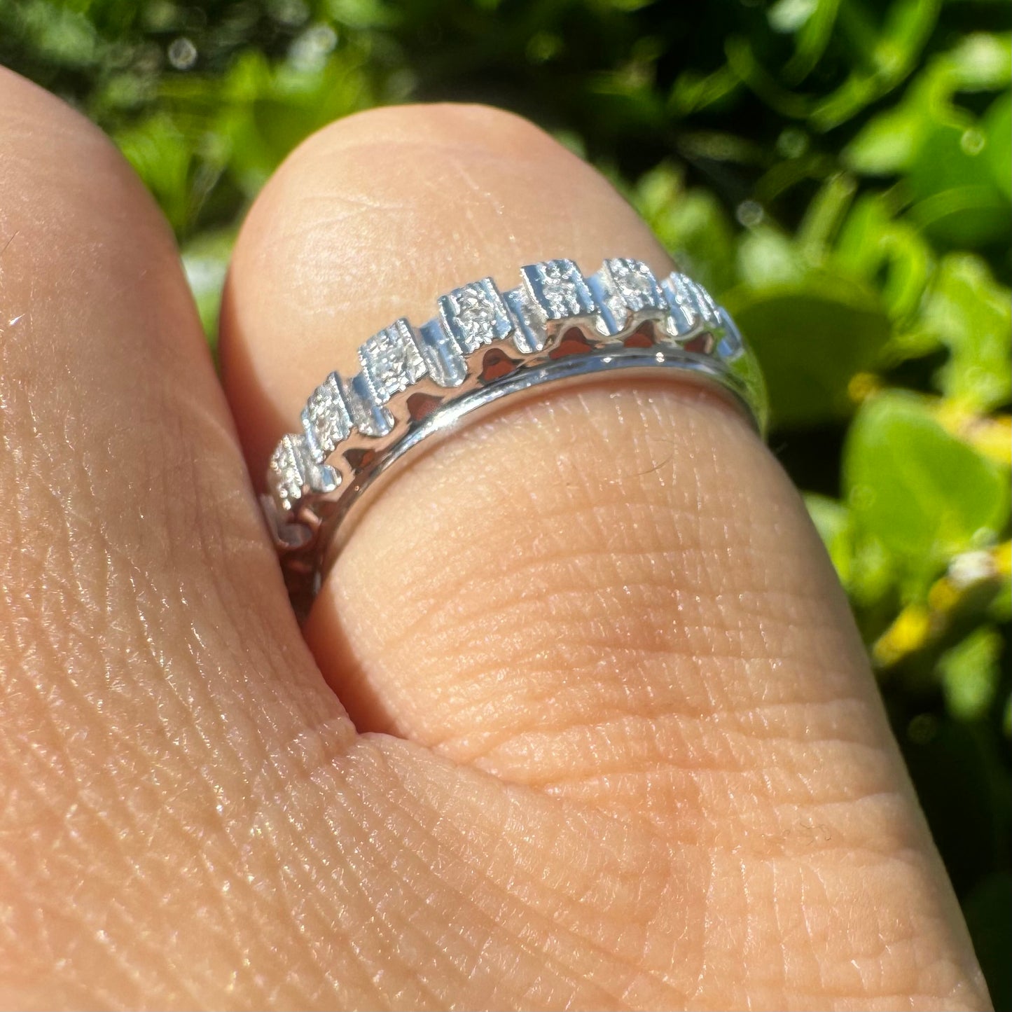 14K gold ring set with Diamonds