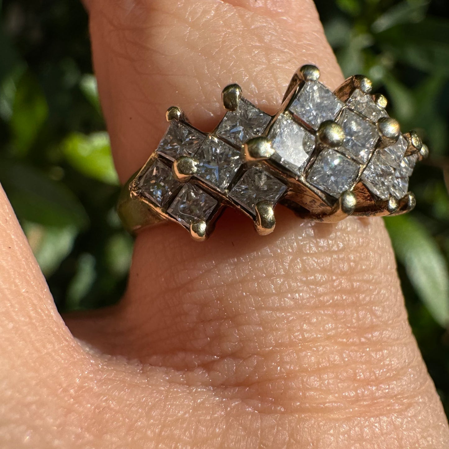 14K gold ring set with Diamonds in a criss-cross design