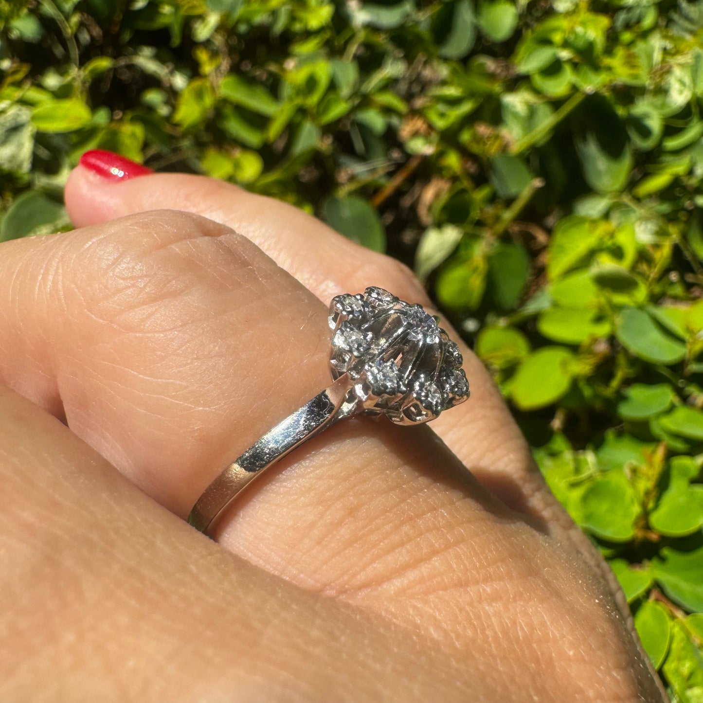 18K gold ring set with Diamonds