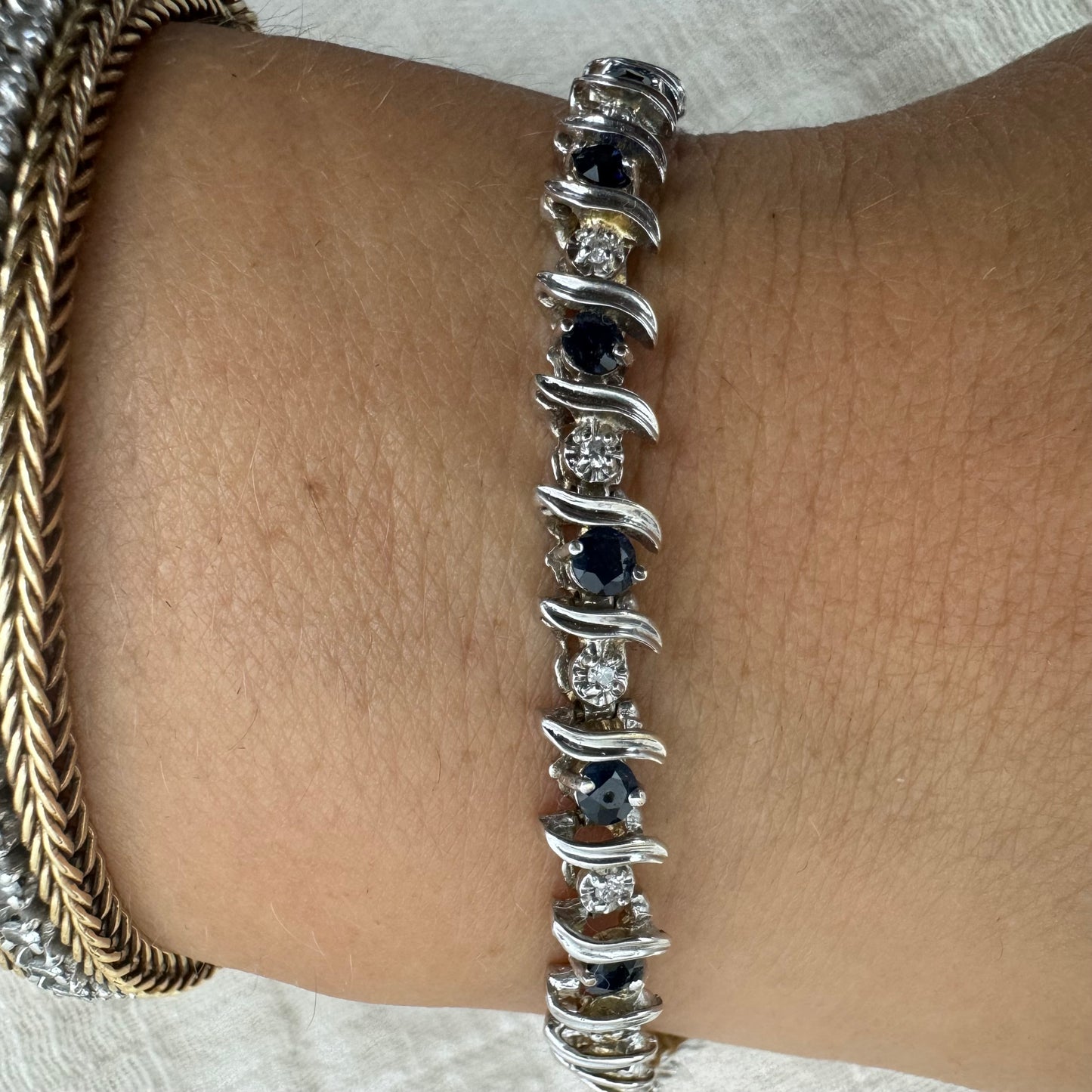 צמיד זהב 14K משובץ ספיר ויהלומים