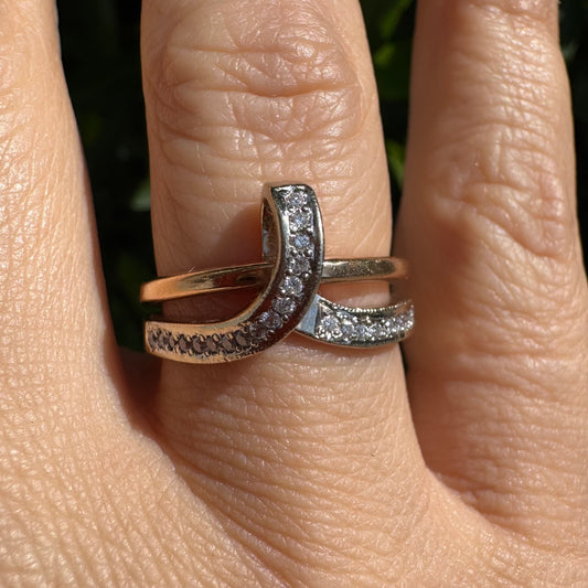 טבעת זהב 18 קראט (זהב לבן וזהב אדום) משובצת יהלומים