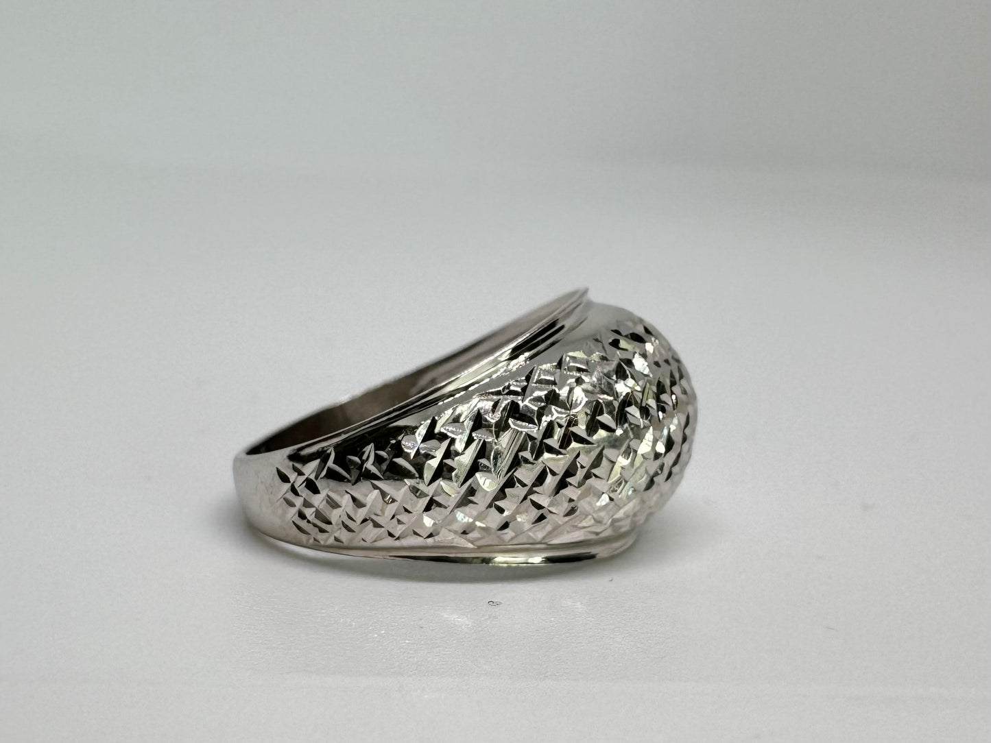 14K white gold ring