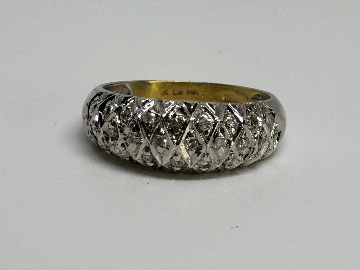 14K gold ring set with Diamonds
