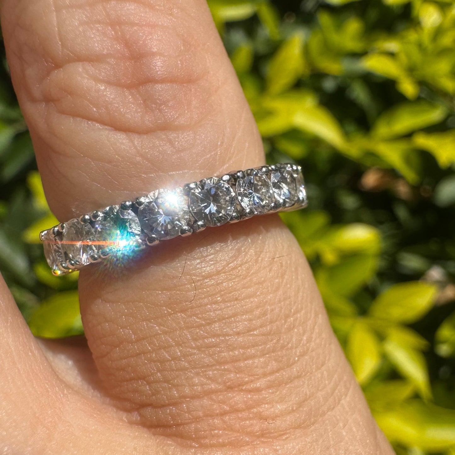 18K gold ring set with Diamonds