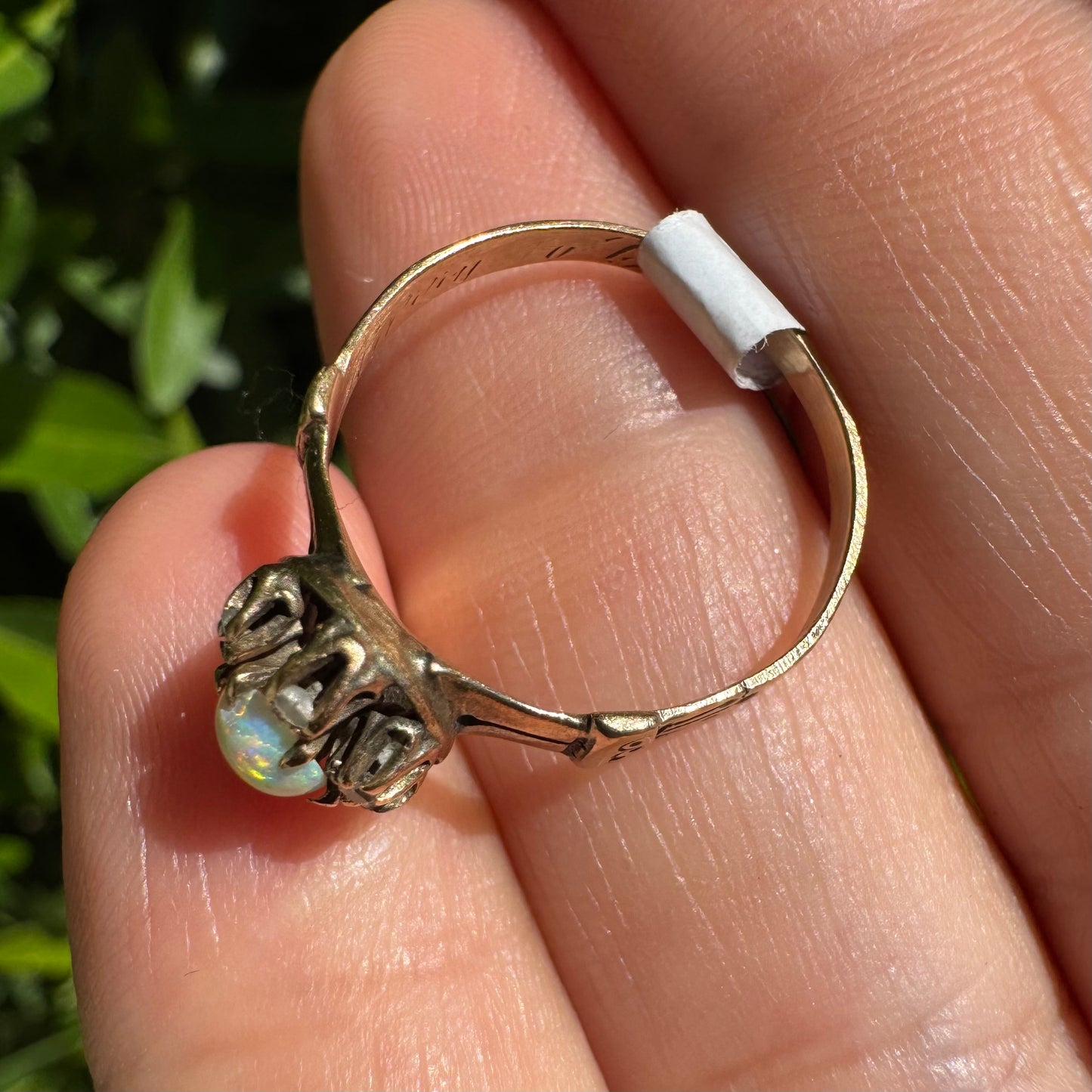 9K gold ring set with Opal