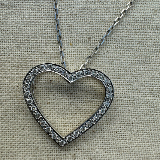 18K gold “Heart” necklace set with Diamonds