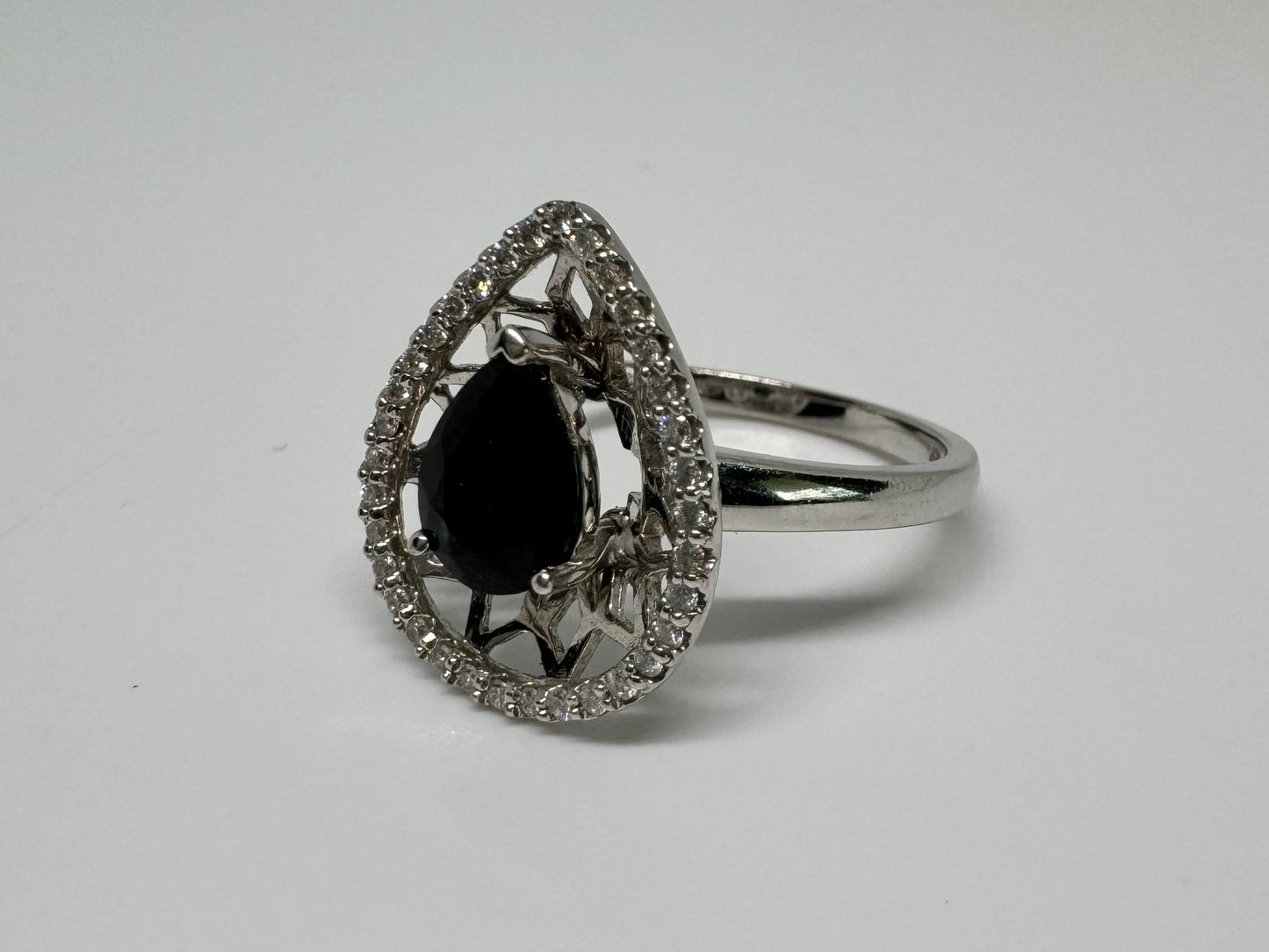 14K gold ring set with Sapphire & Diamonds