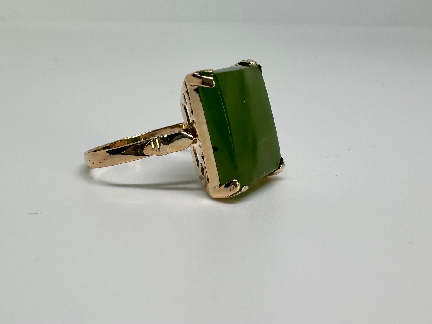 14K gold ring set with square green Jade