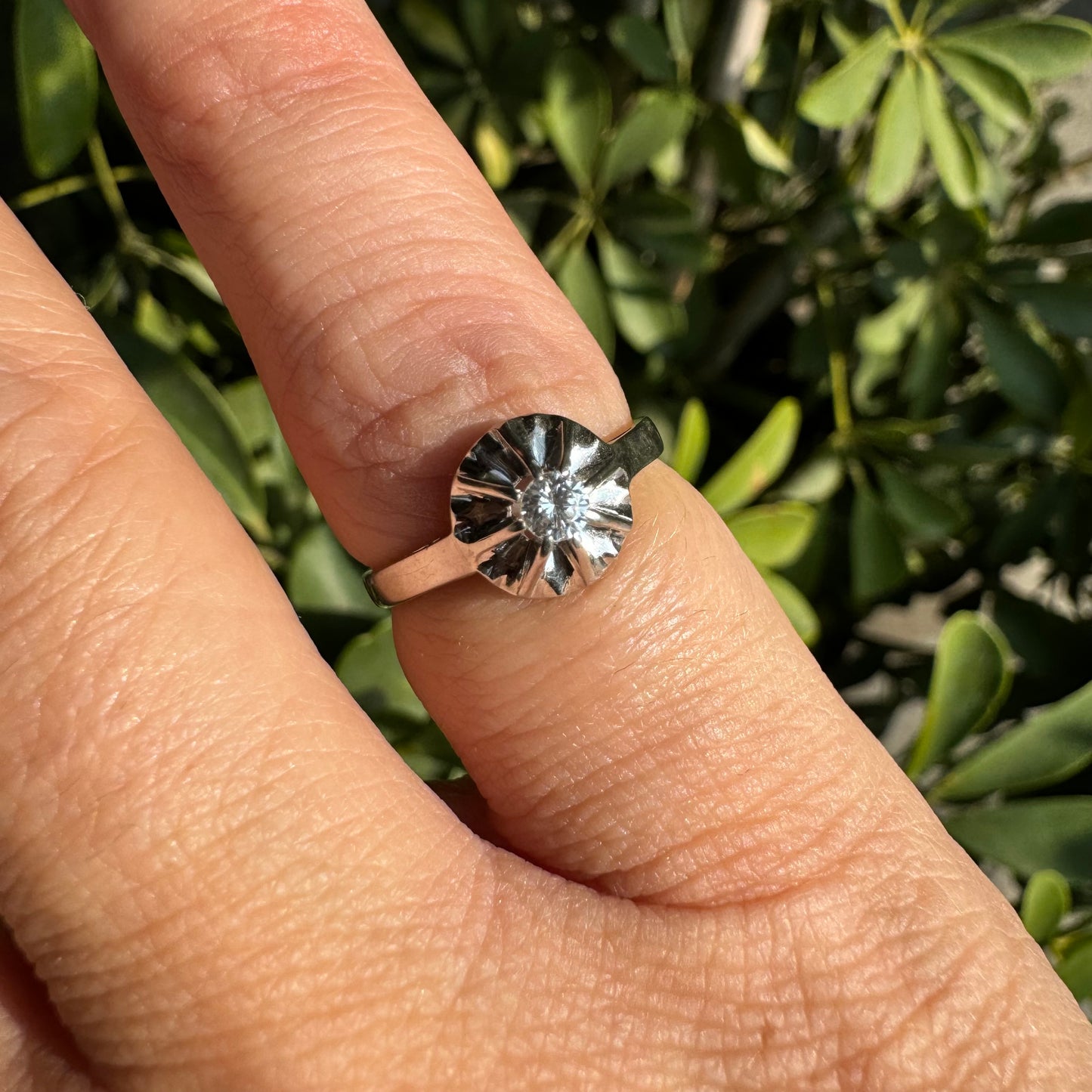 18K Gold ring set with Diamonds