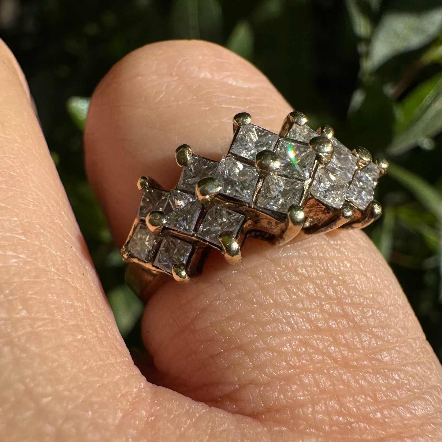 14K gold ring set with Diamonds in a criss-cross design