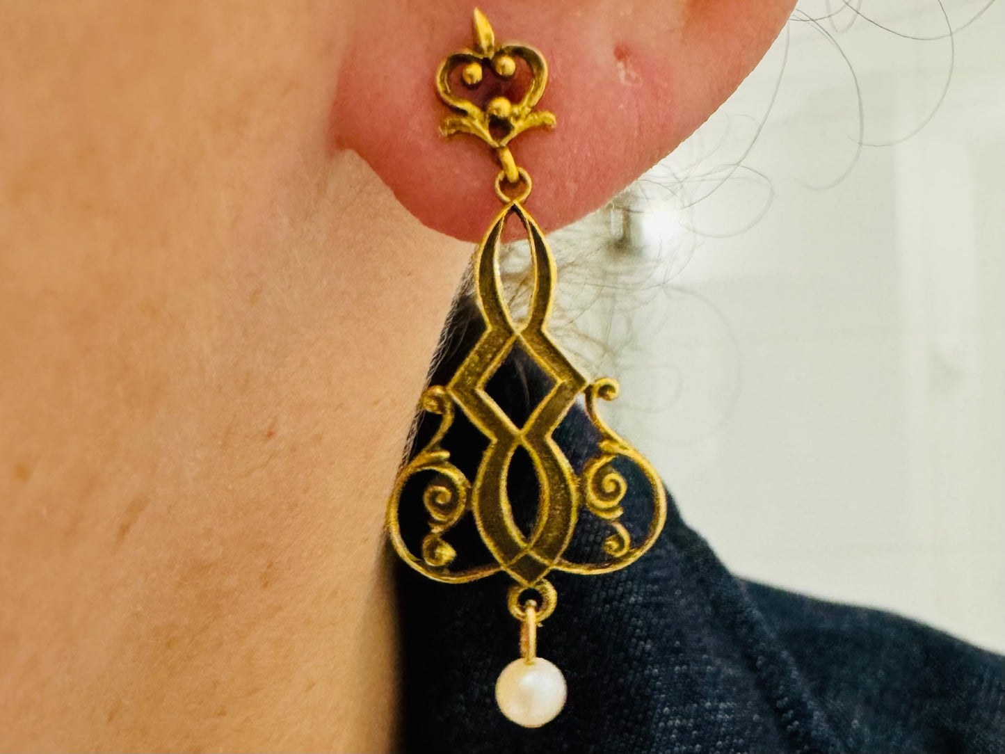 עגילי טיפה זהב 14K משובצים עם פנינה