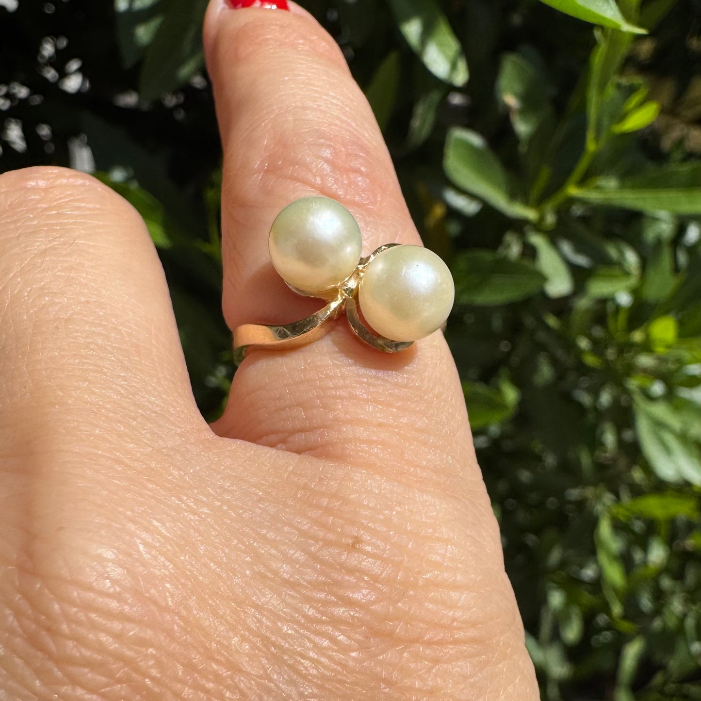 14K gold ring set with 2 Pearls