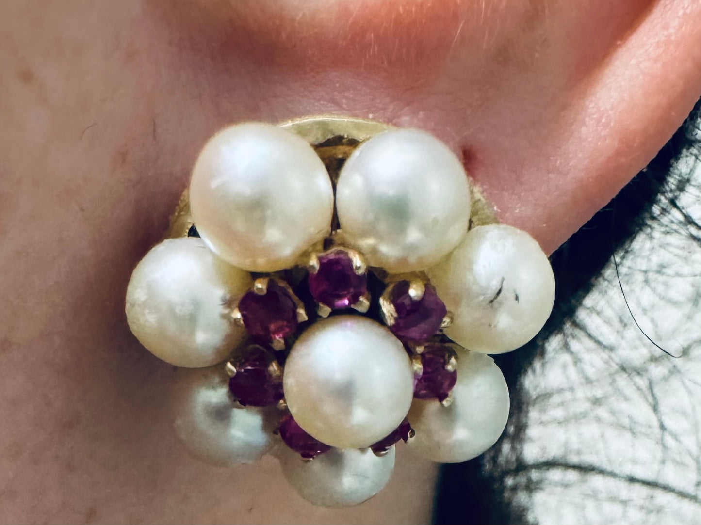 עגילי זהב 14 קראט משובצים רובי ופנינים