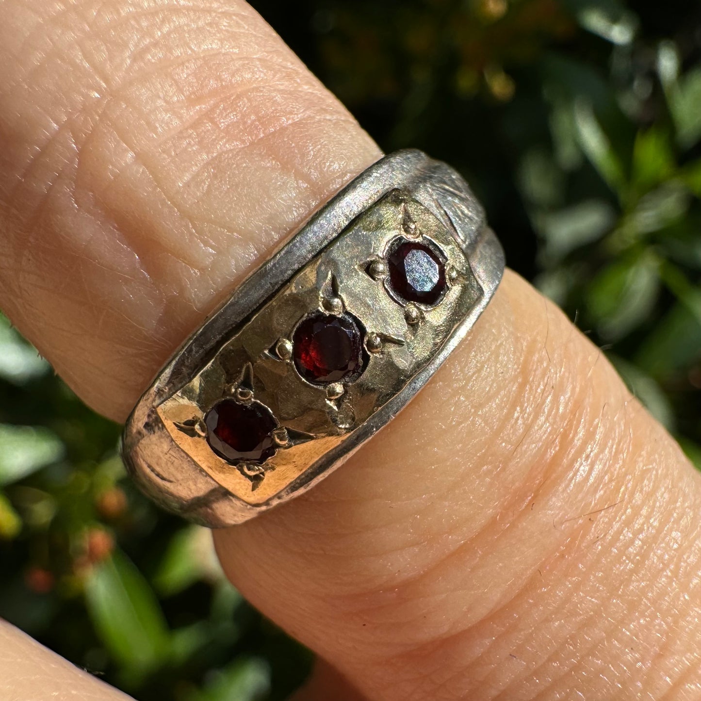 9K gold ring set with Garnets