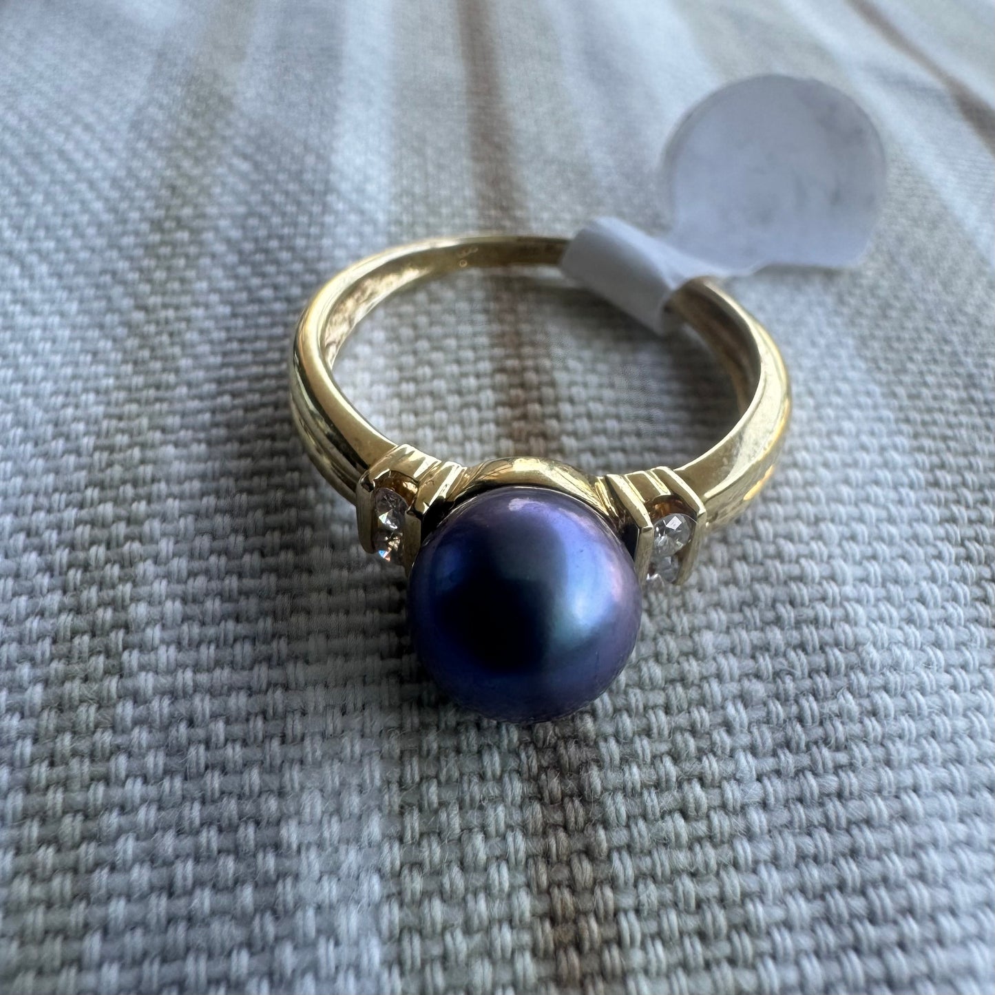 14K gold ring set with Black Pearl & Diamonds