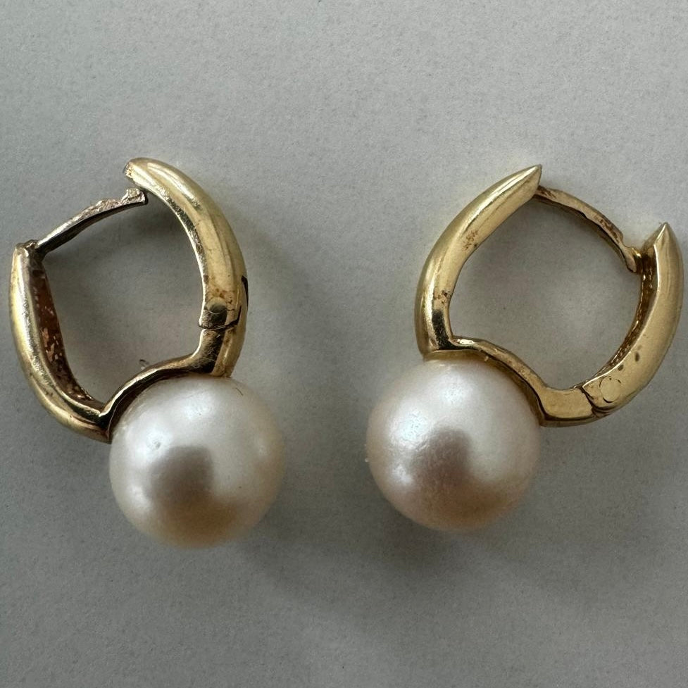 14K gold drop earrings set with Pearl