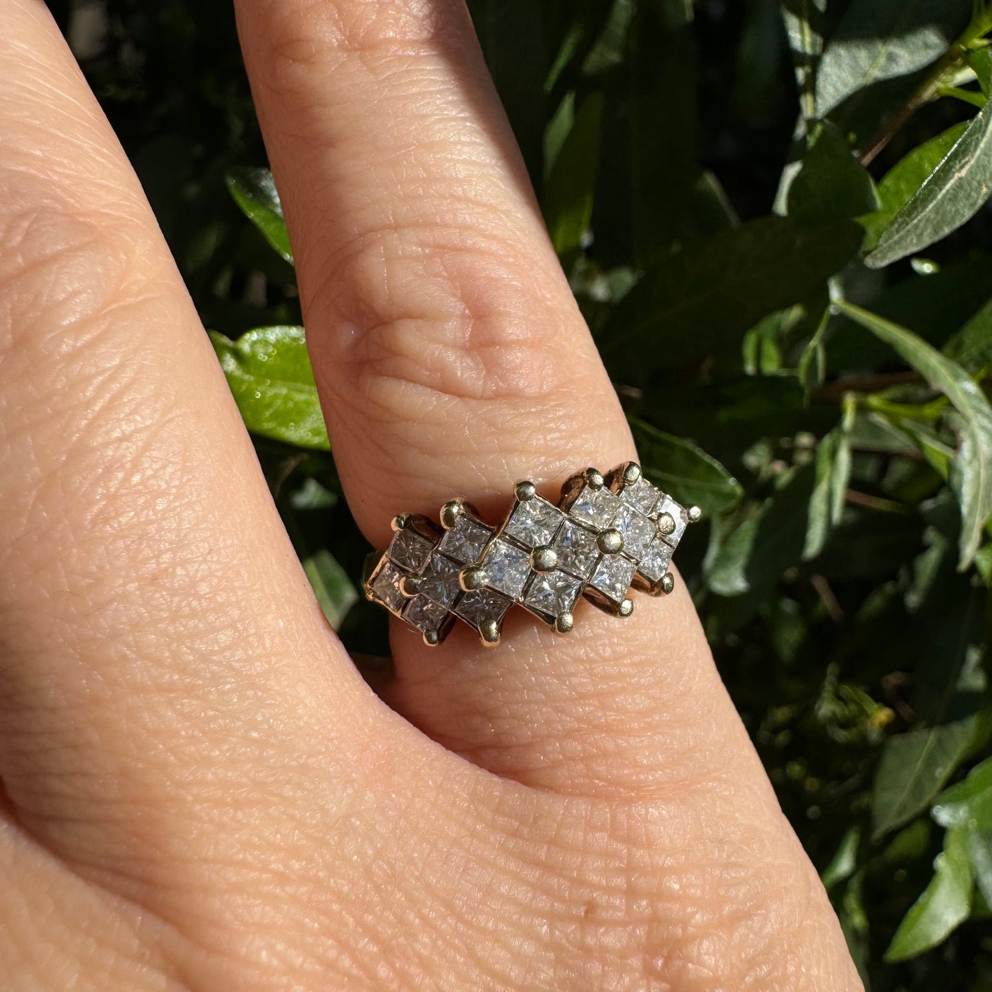 14K gold ring set with Diamonds in a criss-cross design