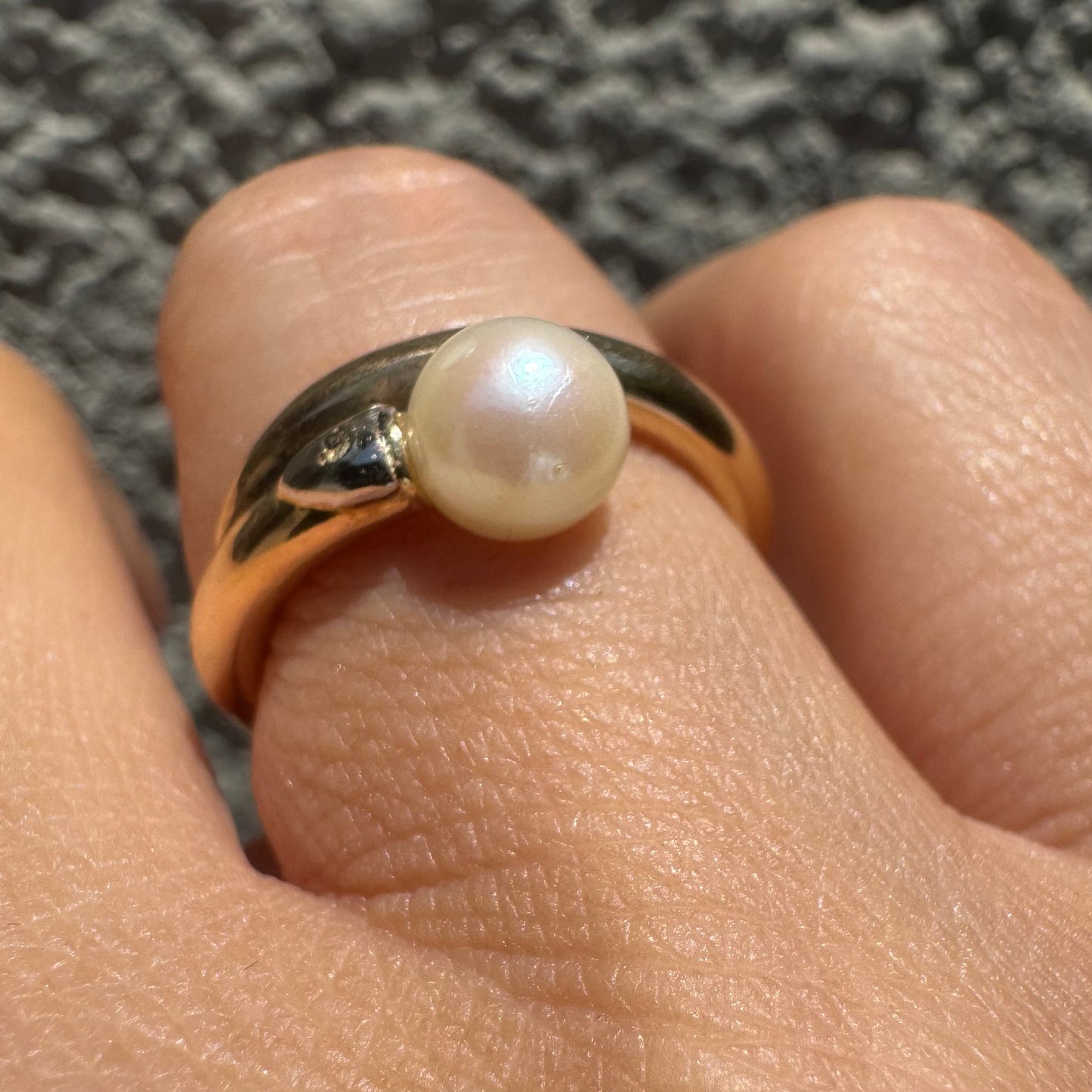 14K gold ring set with Pearl