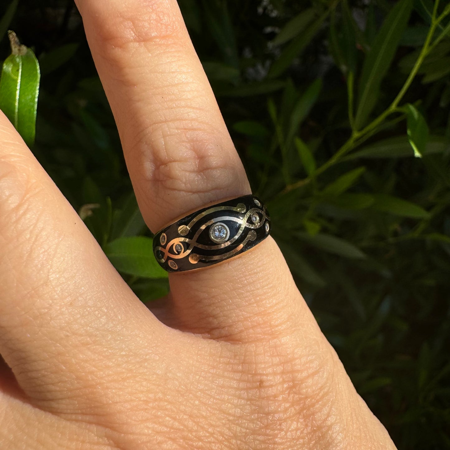 14K gold ring set with Enamel & Diamonds