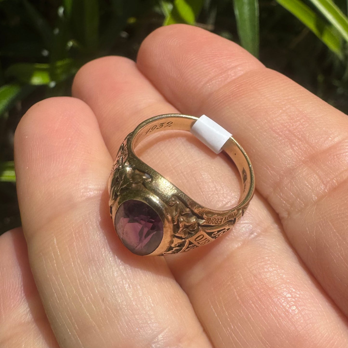 Vintage 1932 Tiffany & Co. 14K gold Class Ring set with Amethyst