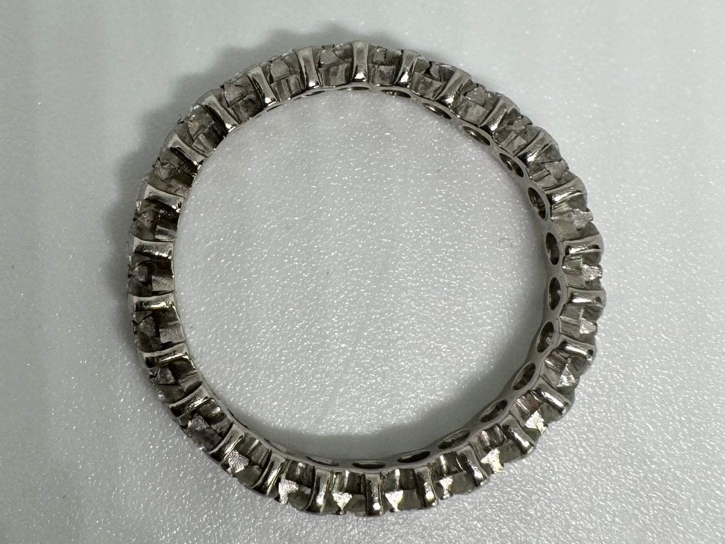 18K gold Eternity ring set with Diamonds