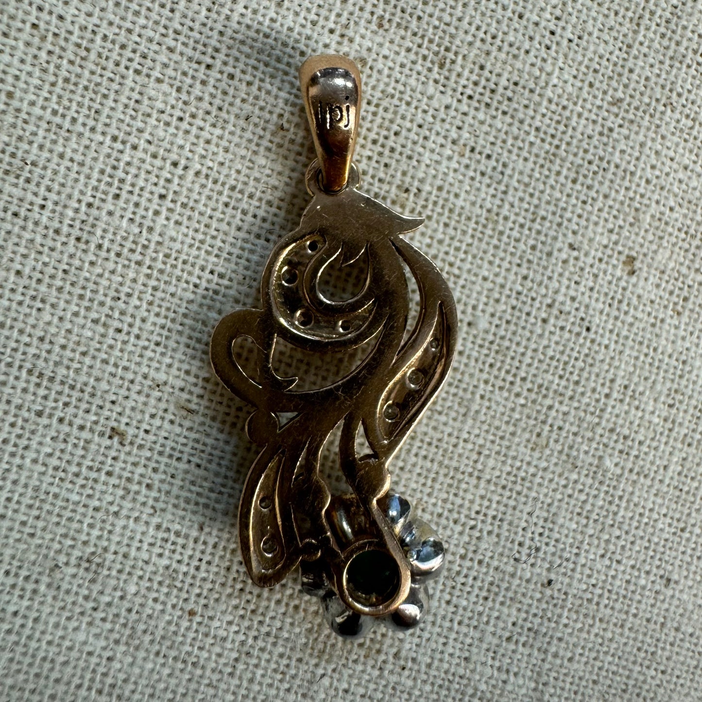 14K gold pendant set with Emerald & Diamonds