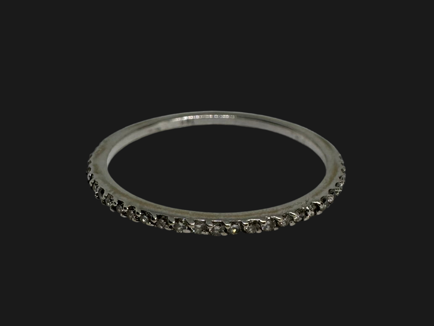 14K gold ring set with Diamonds