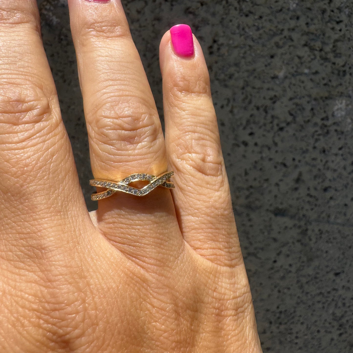 14K gold ring set with Diamonds