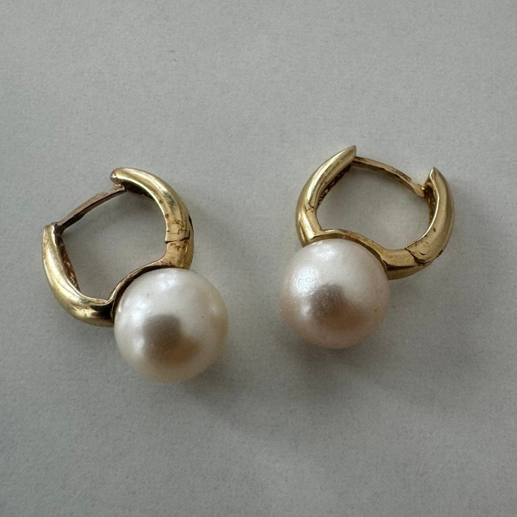 14K gold drop earrings set with Pearl