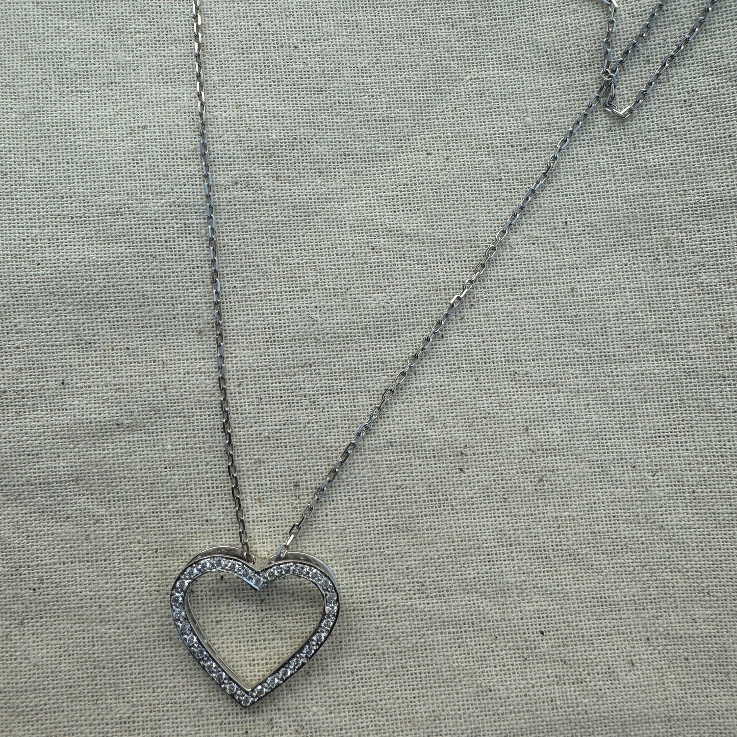 18K gold “Heart” necklace set with Diamonds