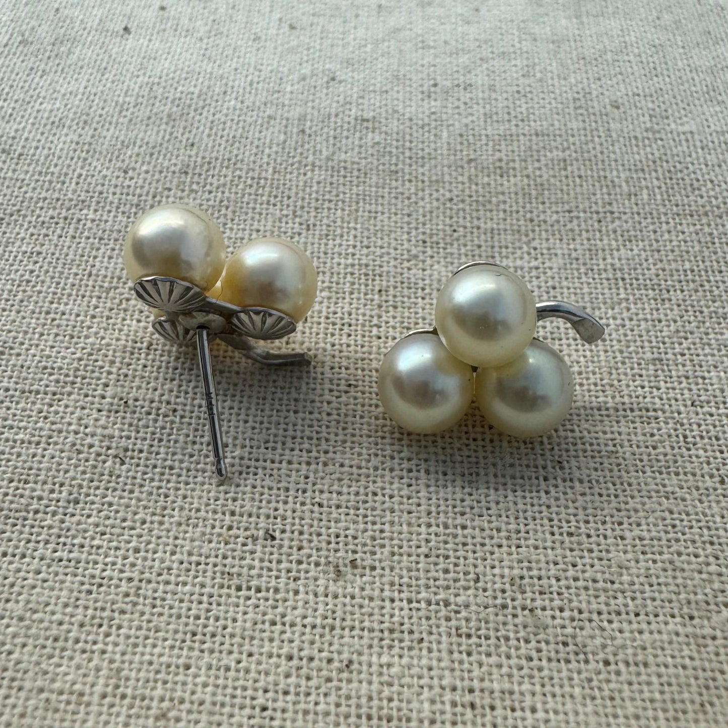 עגילי צמודים זהב 14K משובצים עם פנינים