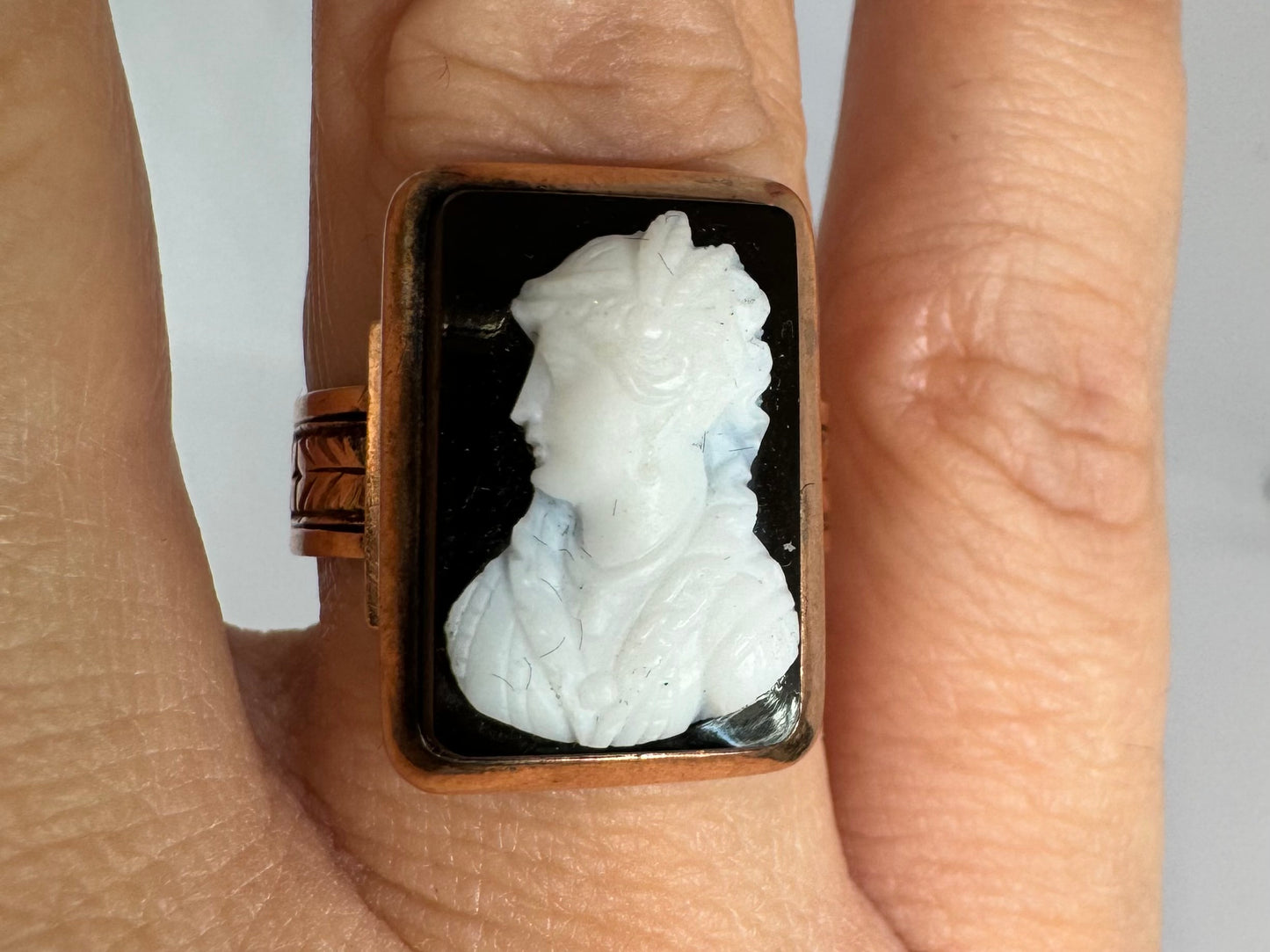 14K gold Cameo ring