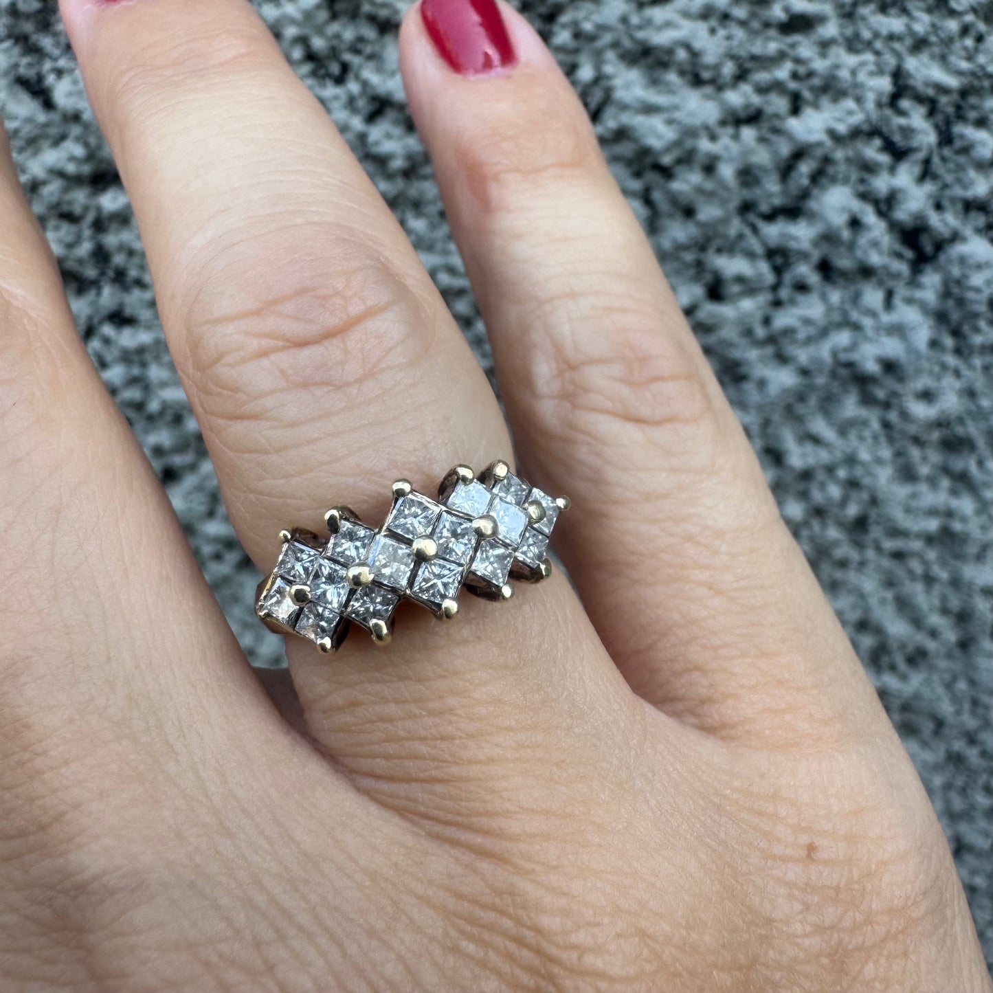 14K gold ring set with Diamonds in a criss-cross design