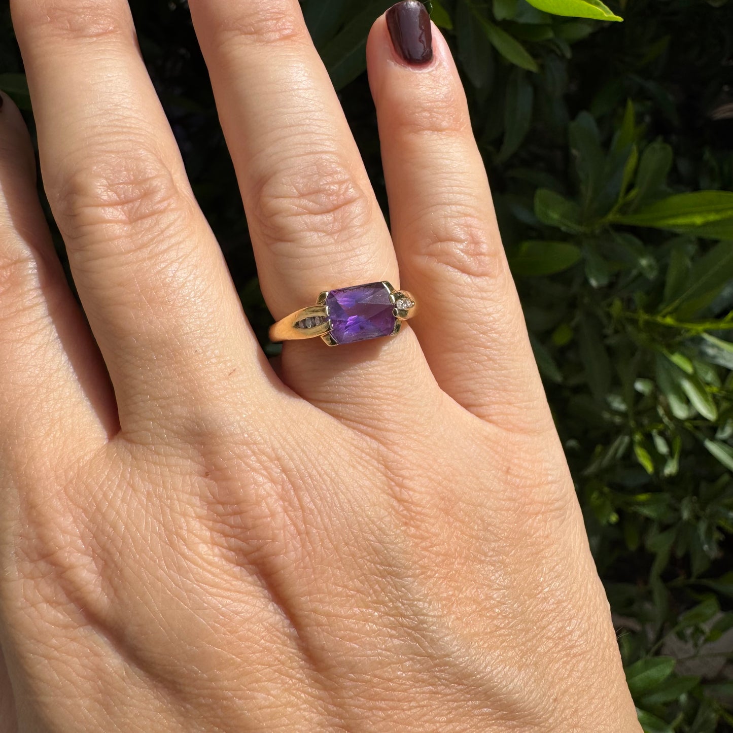14K gold ring set with Amethyst & Diamonds