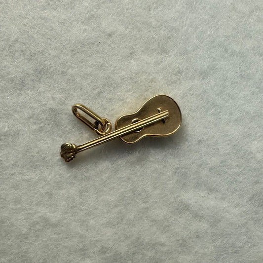 18K gold guitar pendant