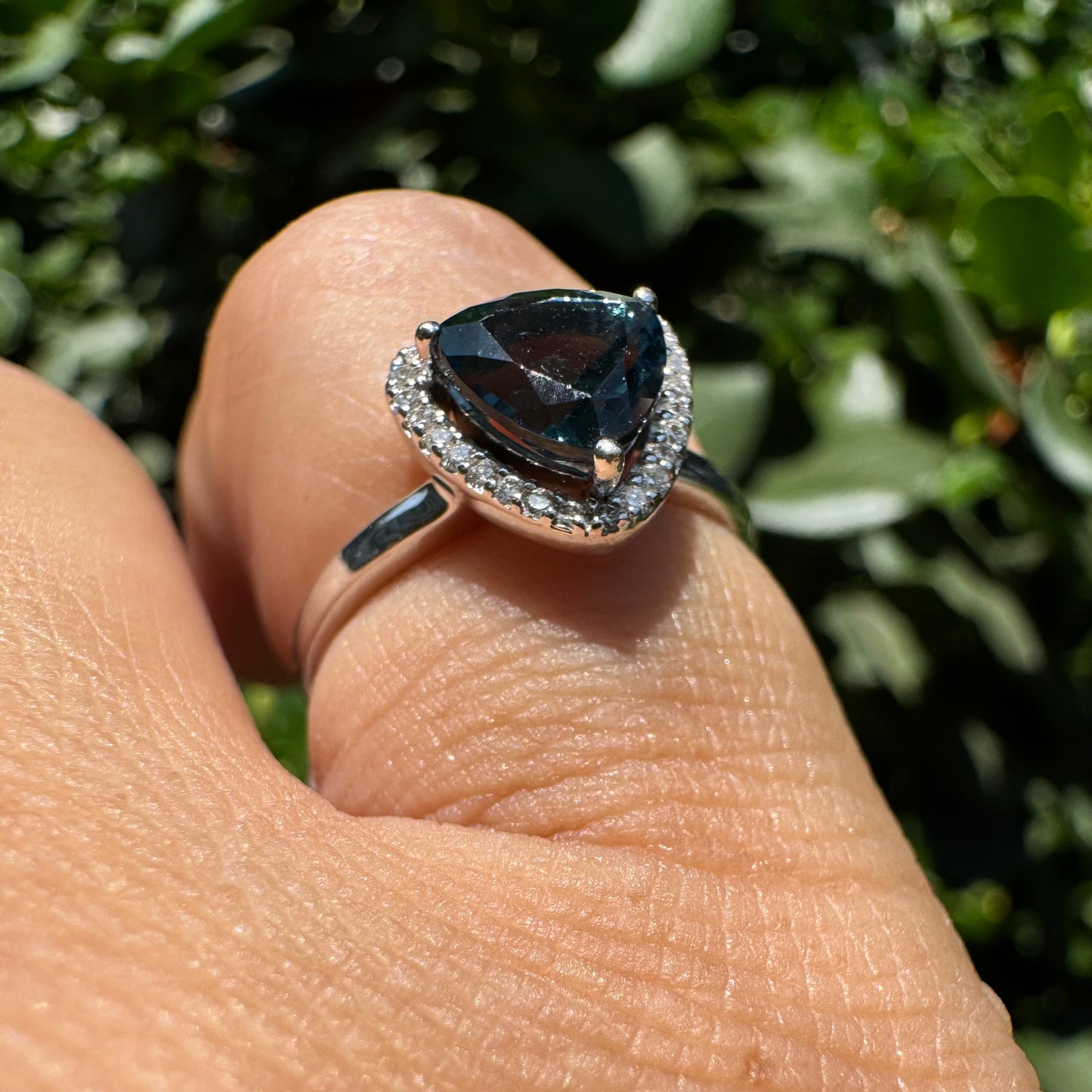 18K gold ring set with Blue Topaz London
