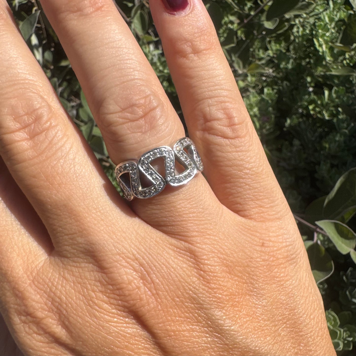 18K gold ring set with Diamonds