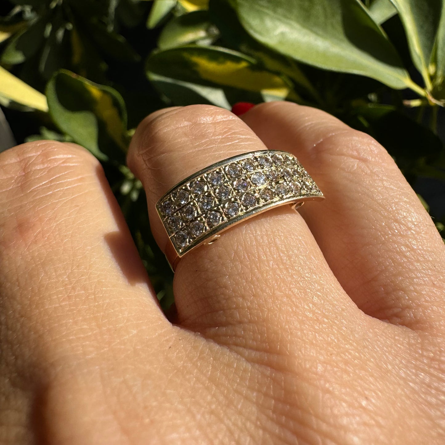 14K gold ring set with Diamonds