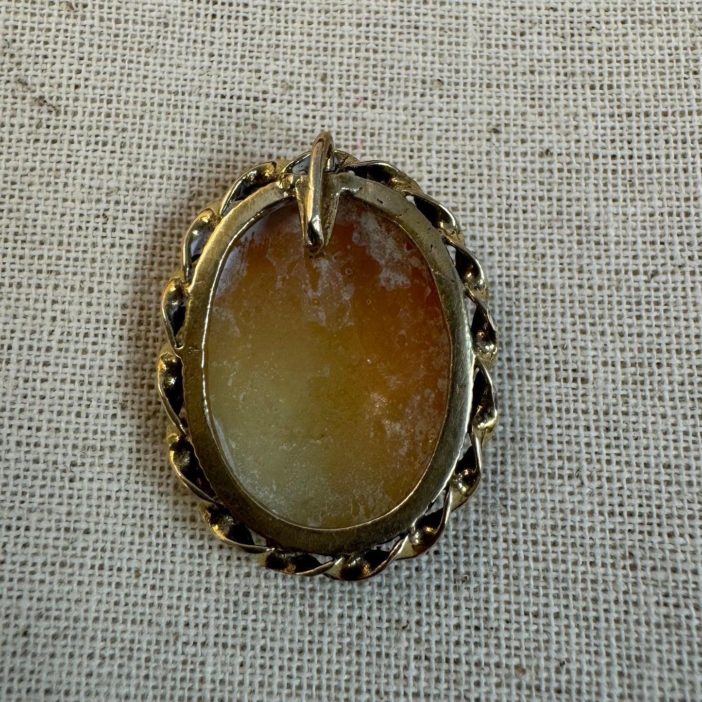 14K gold Cameo pendant