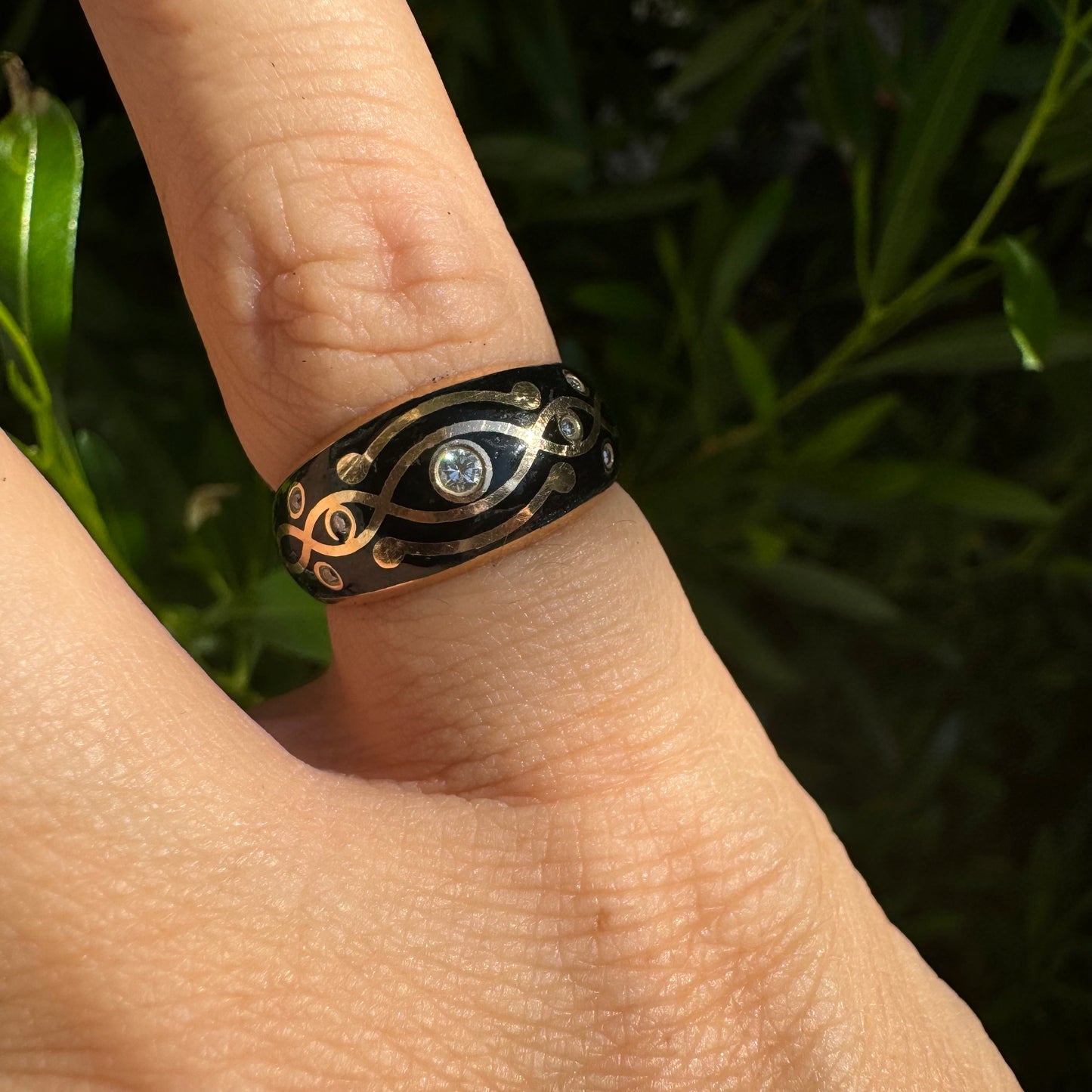 14K gold ring set with Enamel & Diamonds