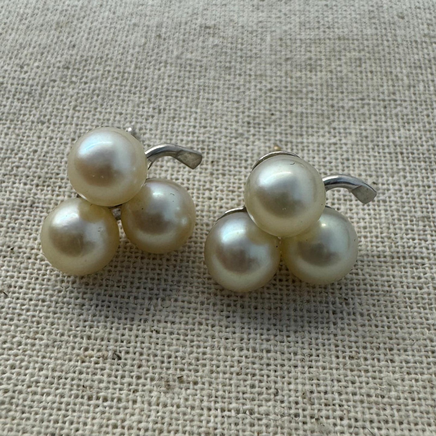 עגילי צמודים זהב 14K משובצים עם פנינים