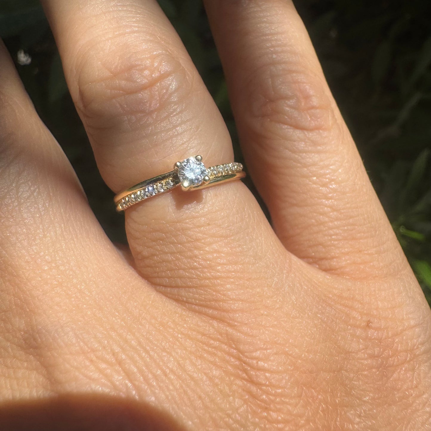 14K gold ring set with Diamonds