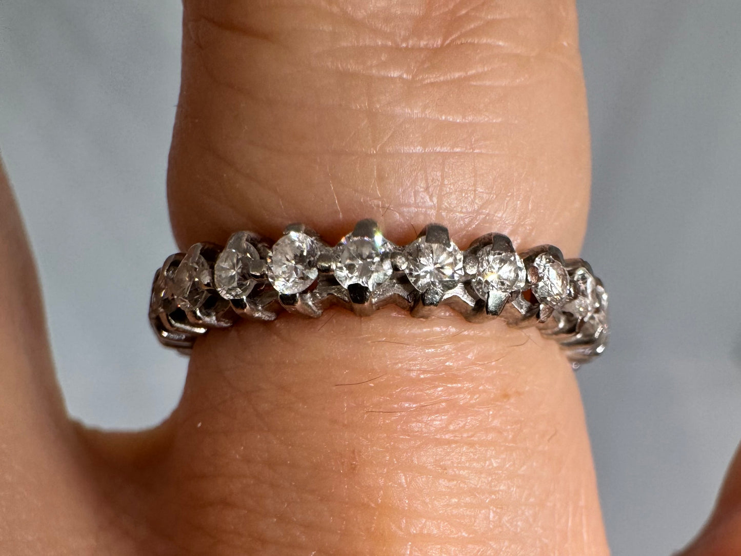 18K gold Eternity ring set with Diamonds