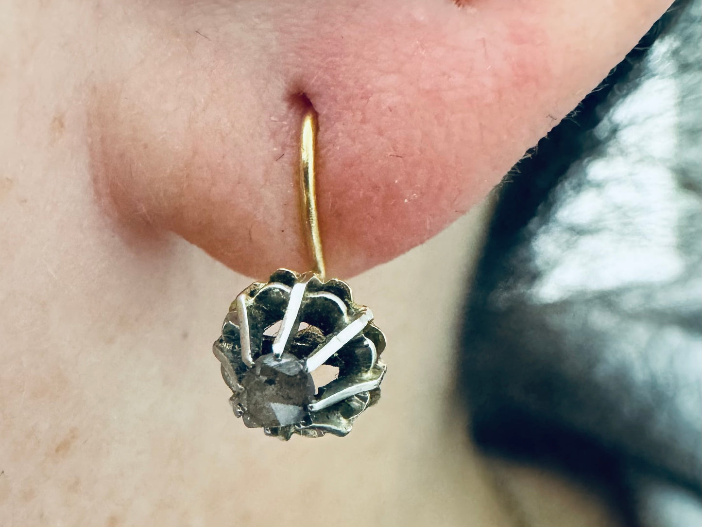 עגילי זהב 14K משובצים ביהלום