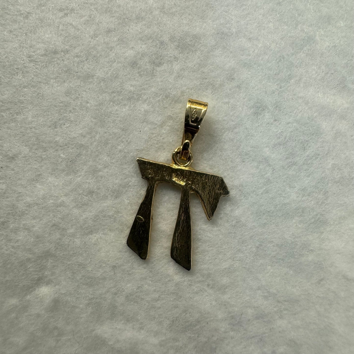 14K gold “CHAI” pendant